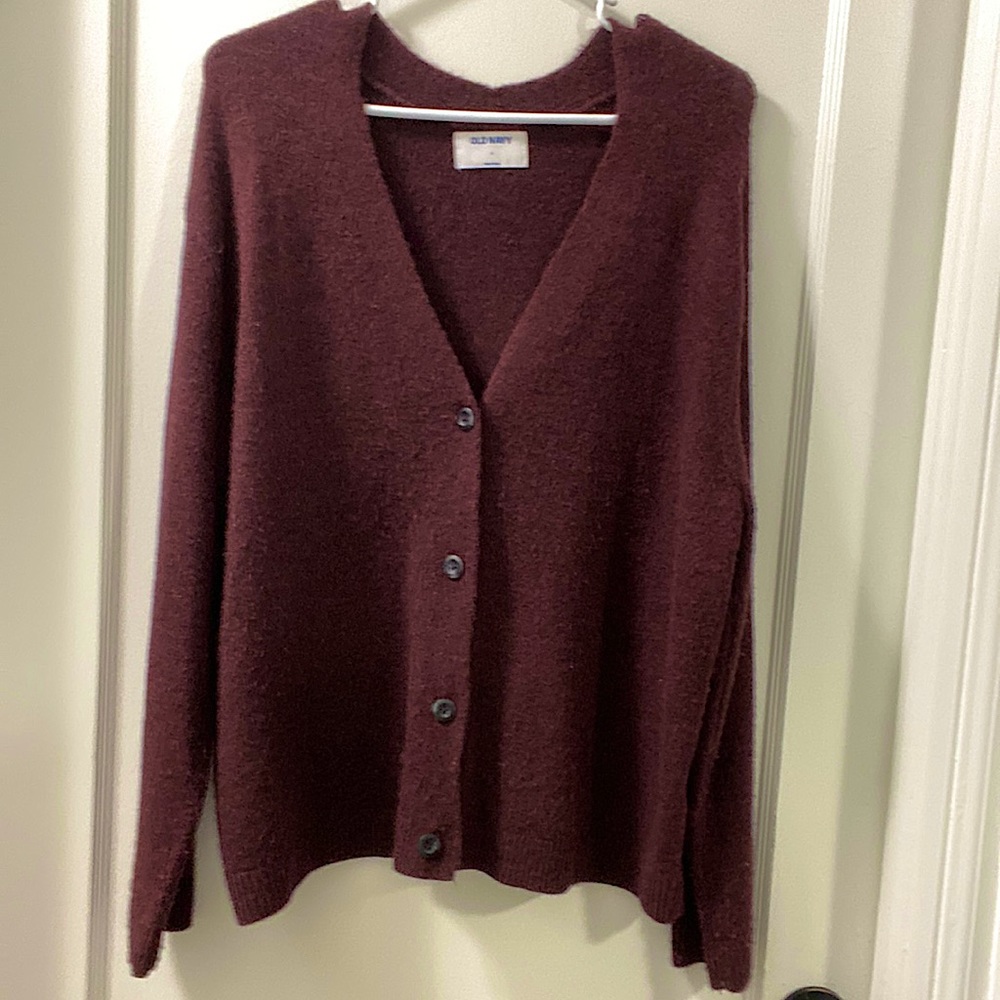 Old Navy Button-Down V-neck Slouchy sweater Large (color: Raisin)
